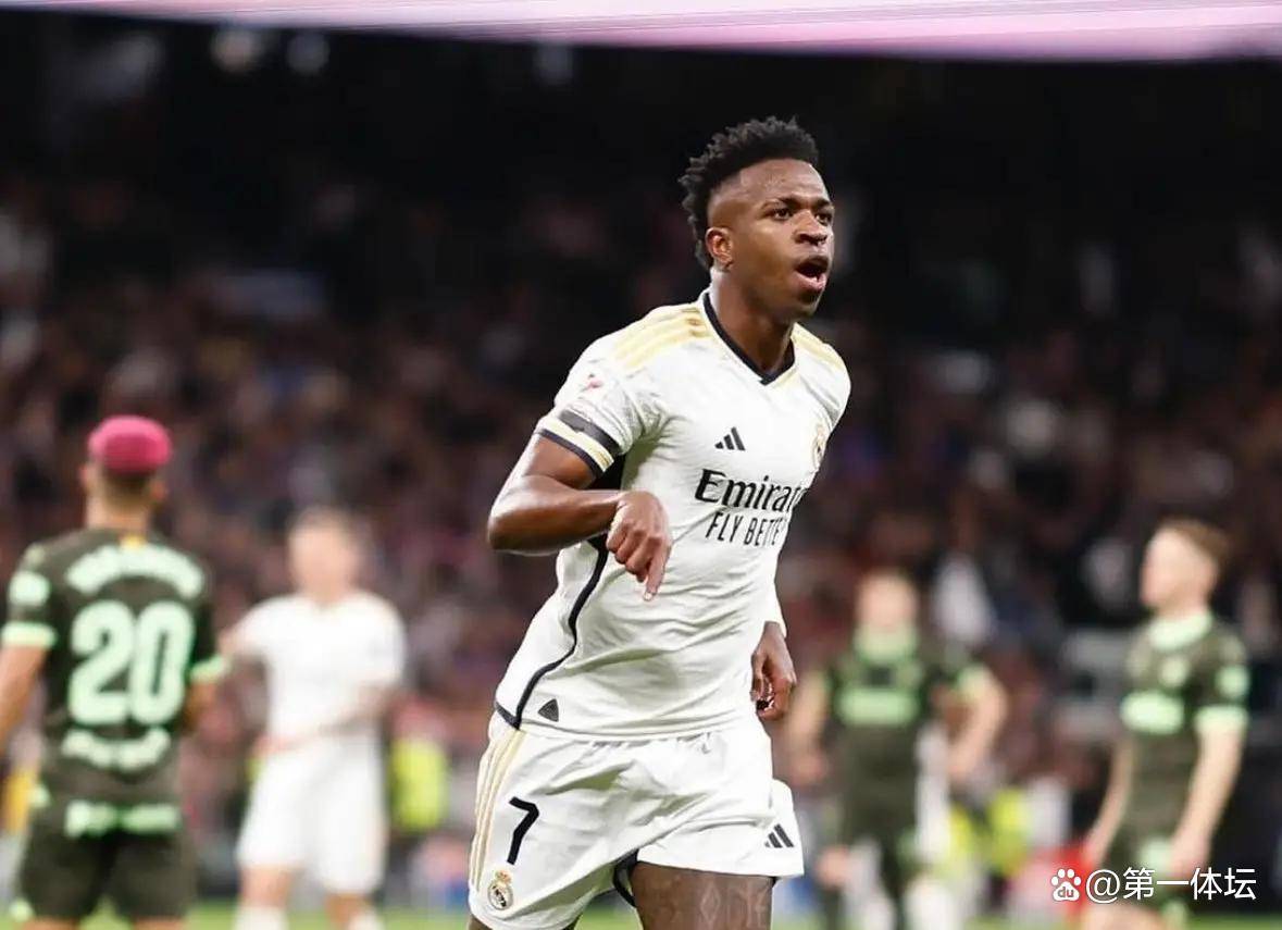 尼斯惨败法国联赛,降级压力加剧 尼斯惨败法国联赛,降级压力加剧