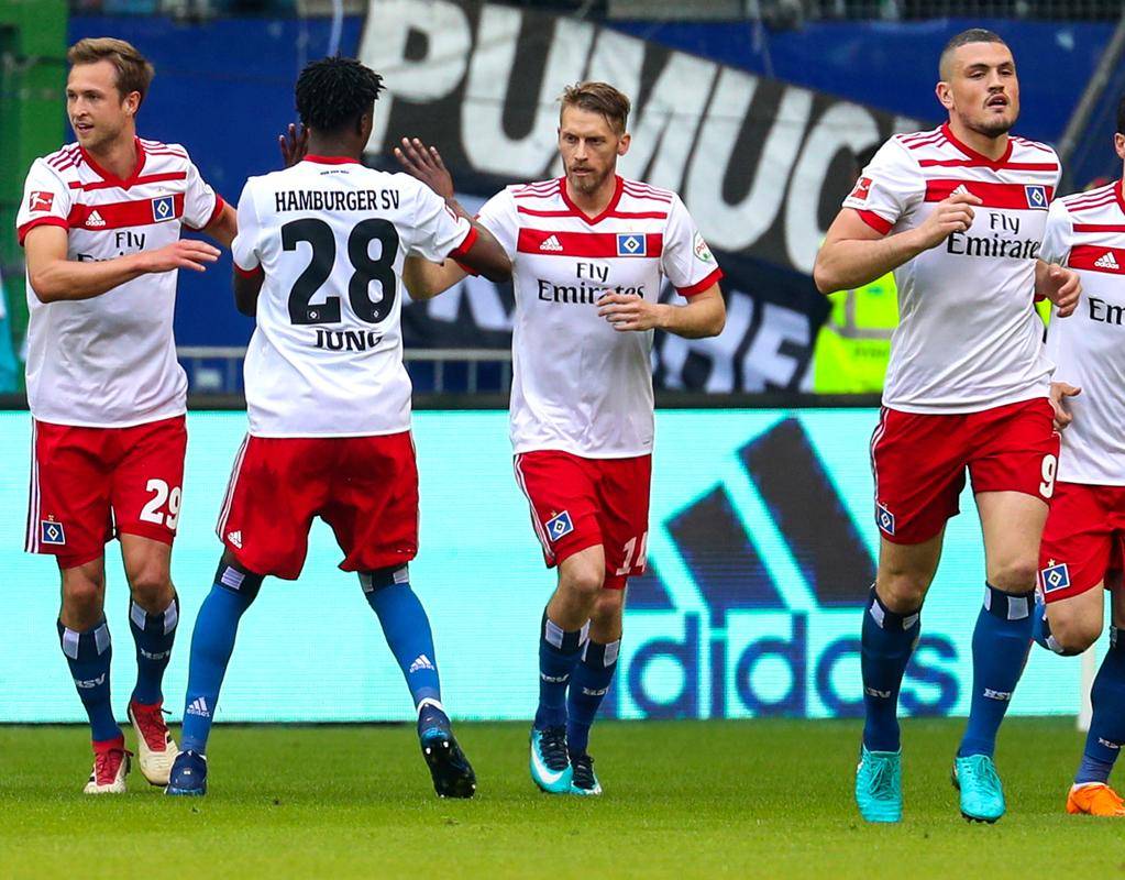 关于沃尔夫斯堡宣布续约主力中场,球队稳定阵容的信息 关于沃尔夫斯堡宣布续约主力中场,球队稳定阵容的信息