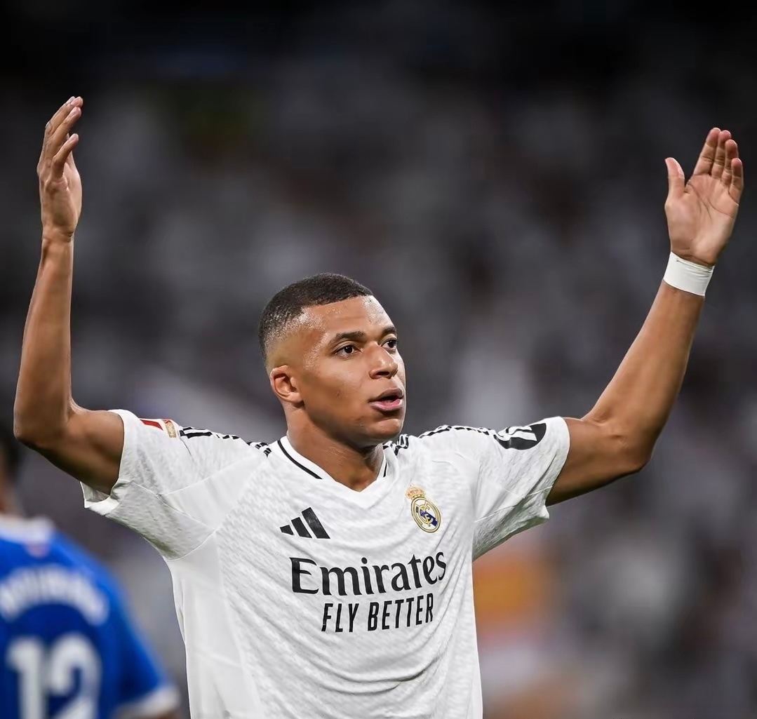 巴黎球王华丽发威,领队冲刺法国足坛巅峰的简单介绍 巴黎球王华丽发威,领队冲刺法国足坛巅峰的简单介绍