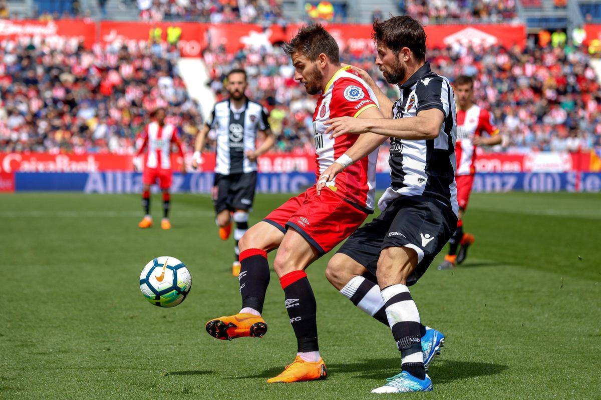 关于赫罗纳主场退师，球队境况趋向下滑的信息