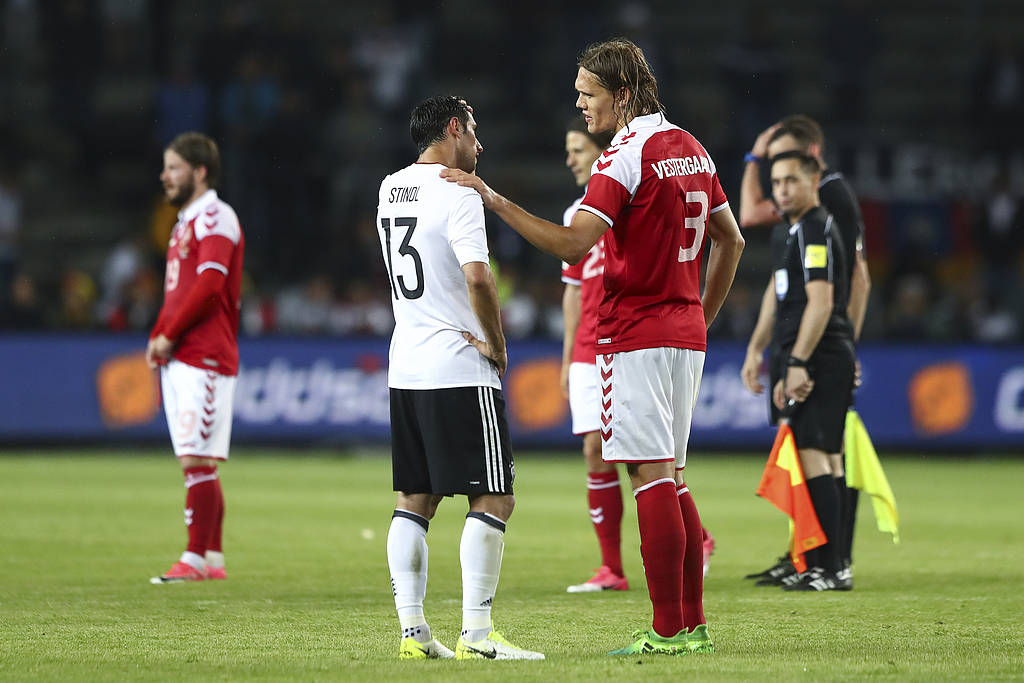 关于赫罗纳主场退师，球队境况趋向下滑的信息