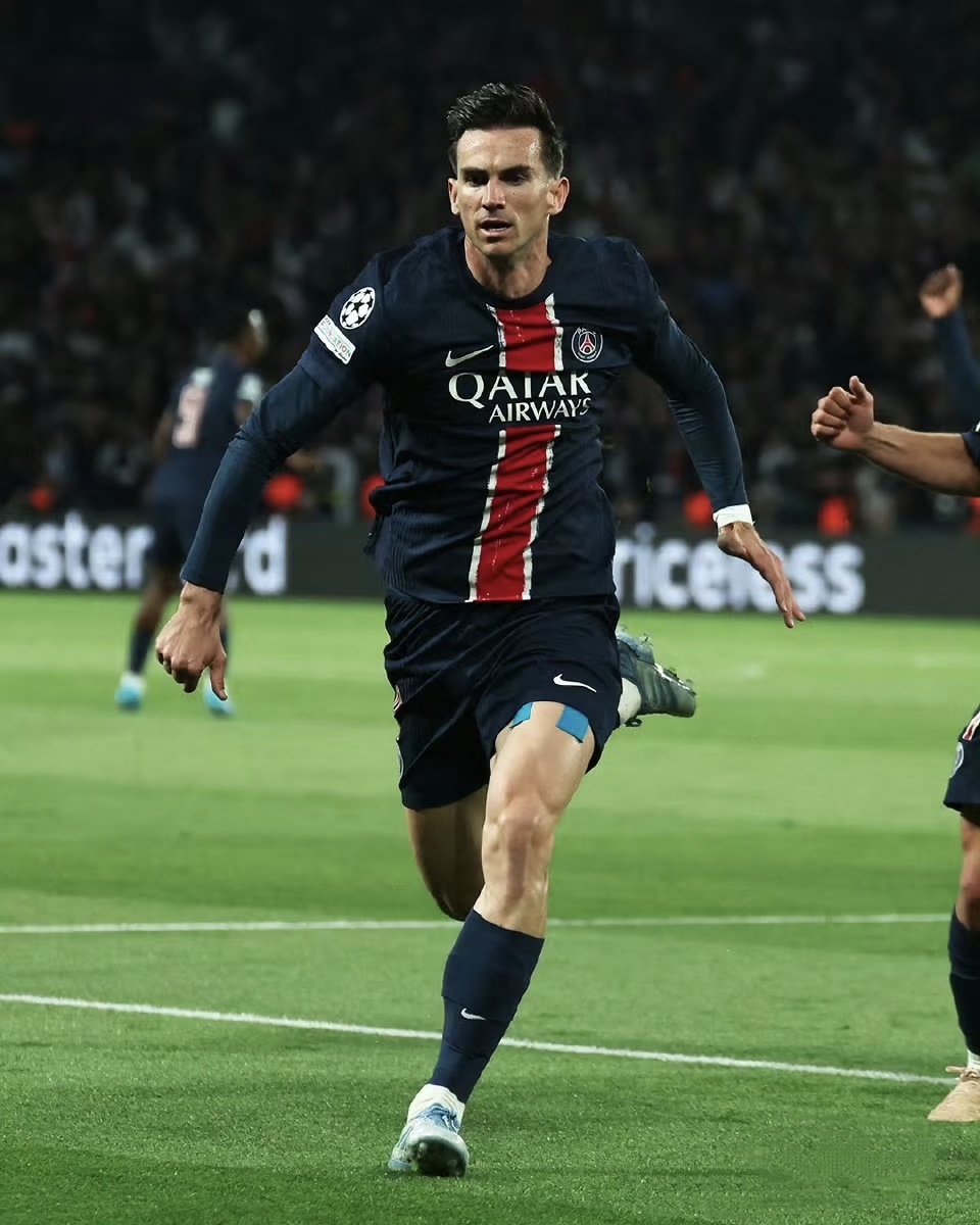 巴黎圣日耳曼客场胜马赛，稳居榜首