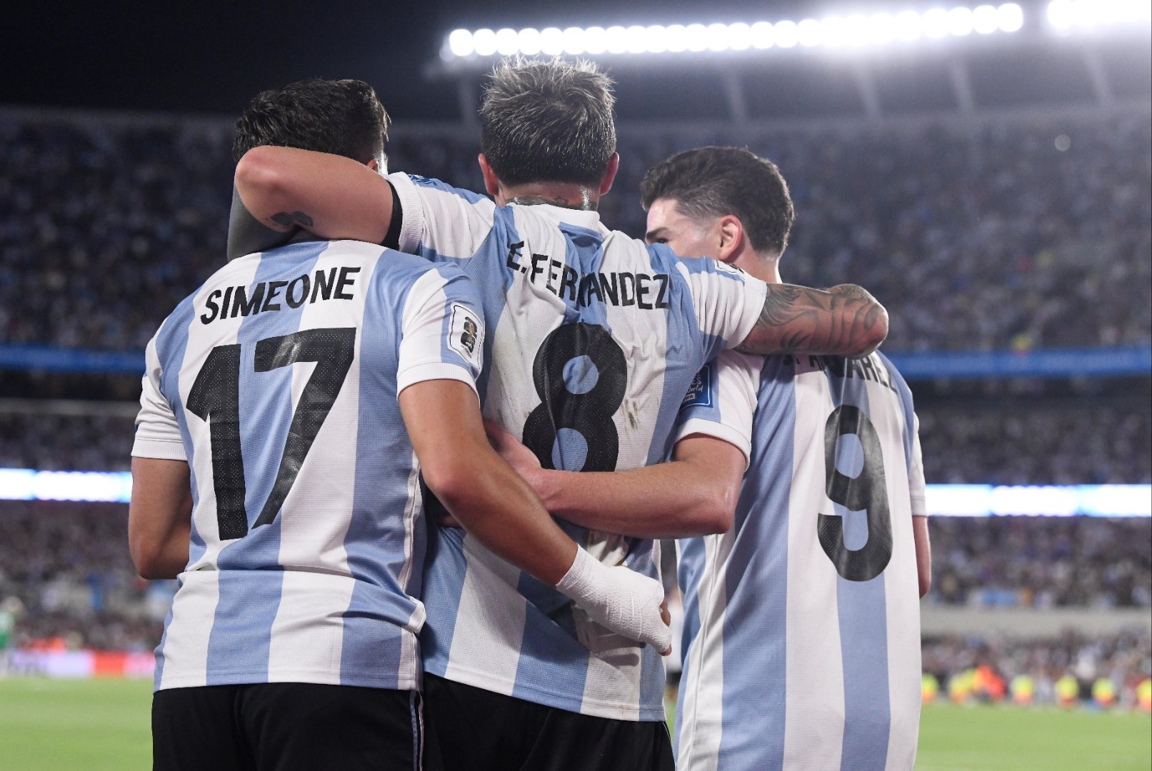 阿根廷轻取巴萨，门迪点燃赛场的简单介绍