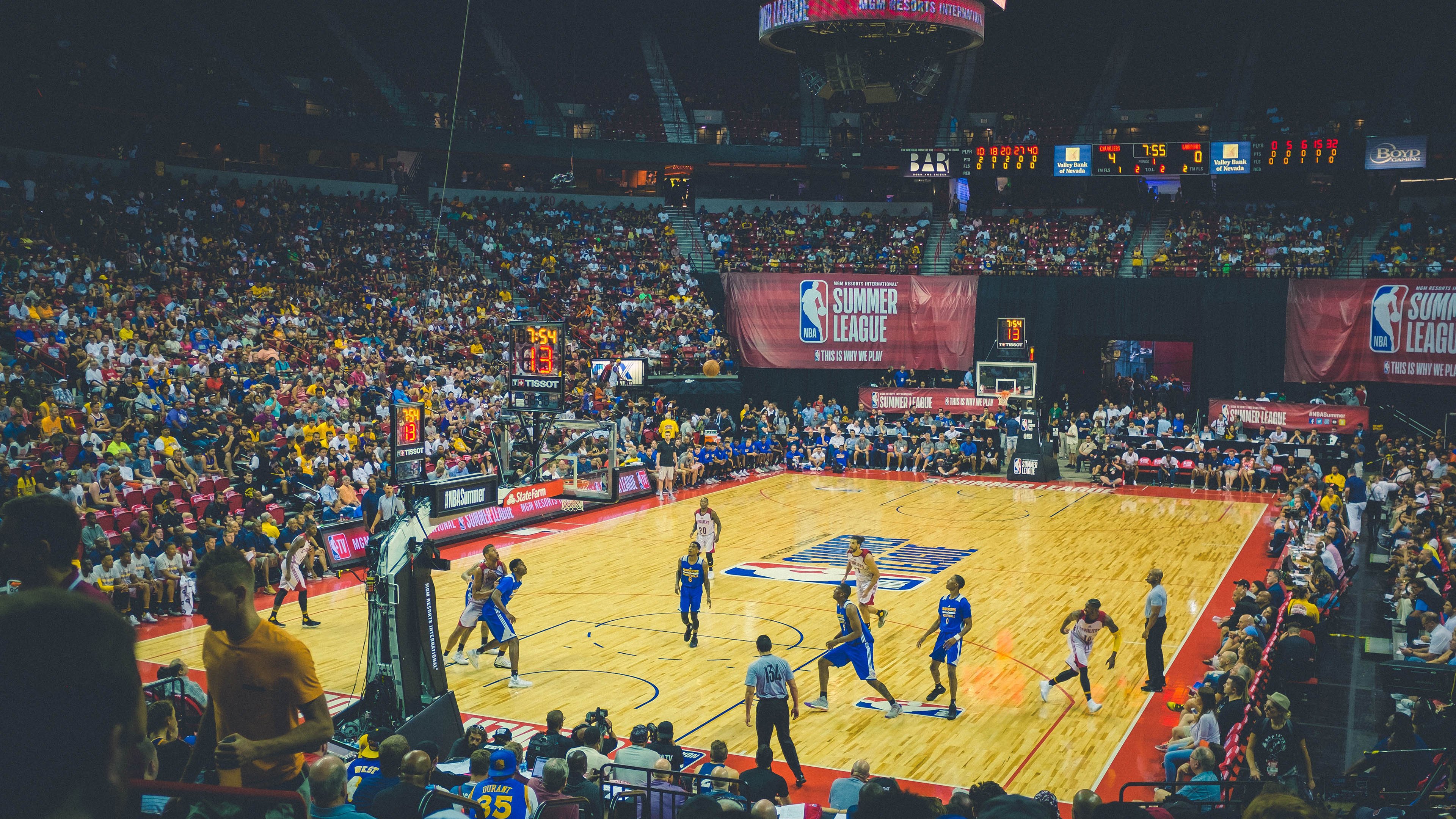 绝地反击与意外火种，红牛逆转铁律，拉塞尔燃爆临界点